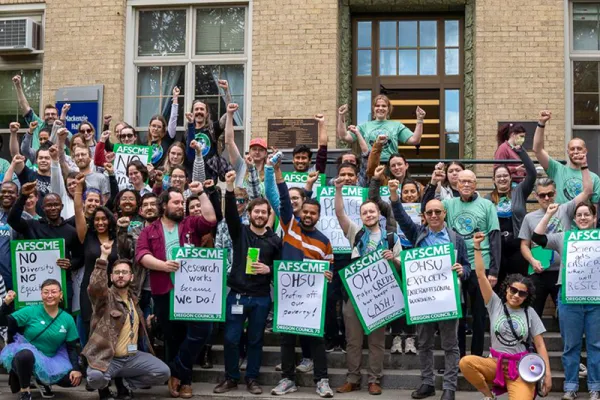 Photo of OHSU workers with rally signs