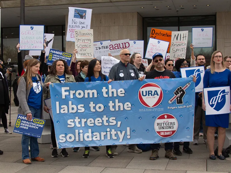 Photo of union educators rallying together